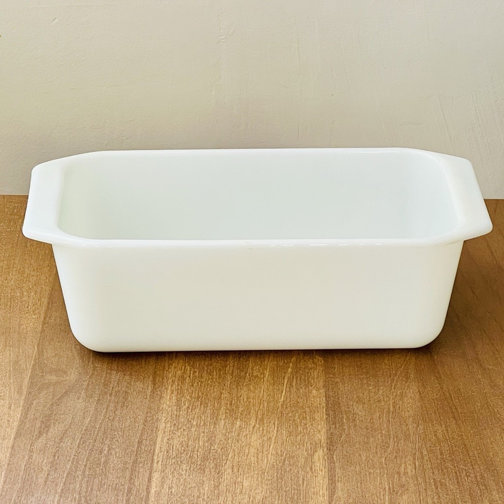 VINTAGE Pyrex Opal White Milk Glass Loaf Pan 215 70's Baking Dish EUC 9 X 5 X 3 - Picture 2 of 3